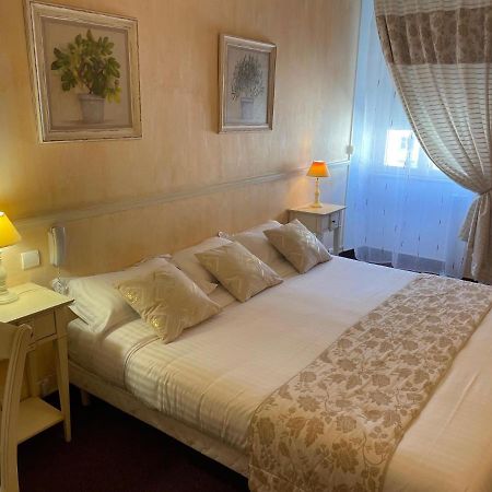 Le Grand Hotel Souillac Buitenkant foto